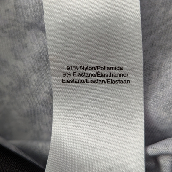 NWOT-DKNY Women's (Size Small) Black & White Splattered Design Cropped L… - Picture 7 of 8